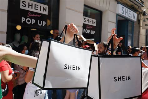 SHEIN .